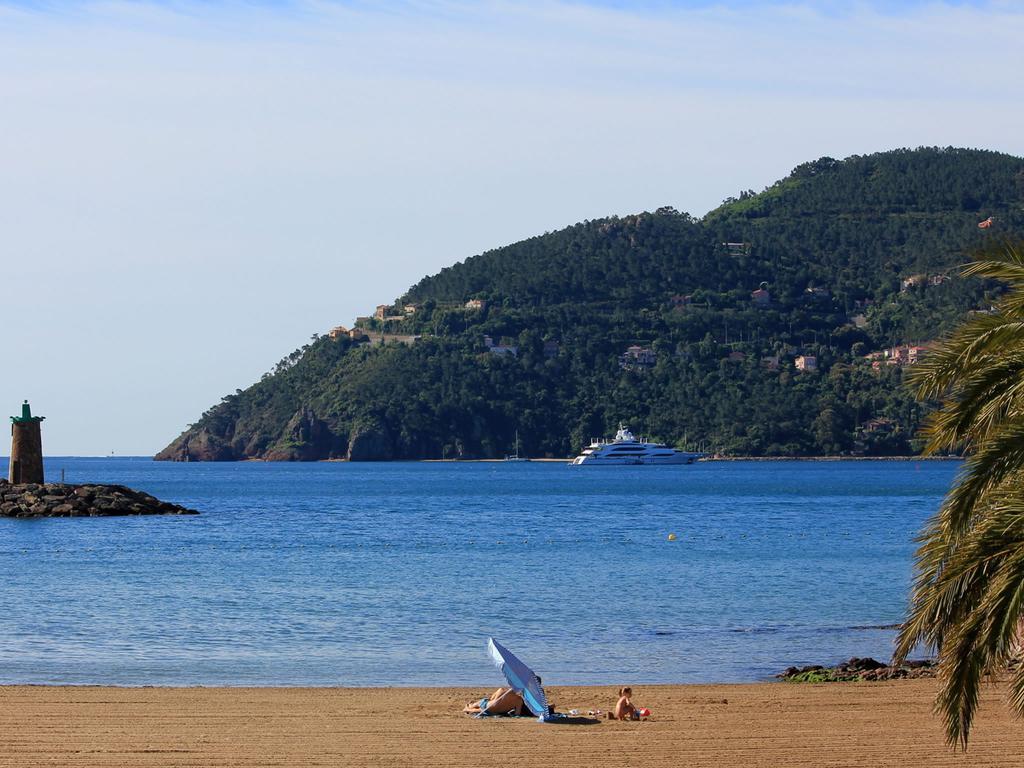 Le Surcouf Daire Mandelieu Dış mekan fotoğraf